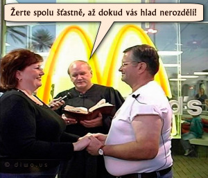 Diwous - Svatba v McDonald's, kněz, kuriozita, oddávající, svatba, tlusťoši