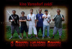 Diwous - S čerty nejsou žerty, cikáni, Warnsdorf, černý humor, Hynek Bočan, pohádka, romové, vtip, katana, boxer, trubka, nůž, ponožky v sandálech