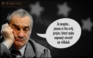 Diwous - Karel Schwarzenberg spící, humor, kníže, ležící, sedící, spánek, spící, usínání, vtip