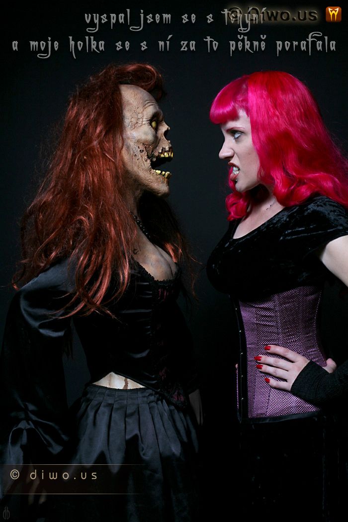 Diwous - Moje holka vs Tchyně, gothic, humor, vtip, zombie realistická figurína