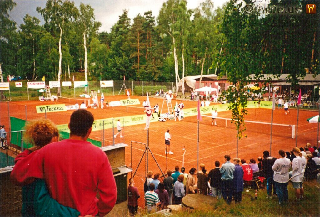 Diwous - tenisová exhibice, Karel Šíp, Josef Náhlovský, Jan Rosák, Stará Splavy, Máchovo jezero, televize, tenis
